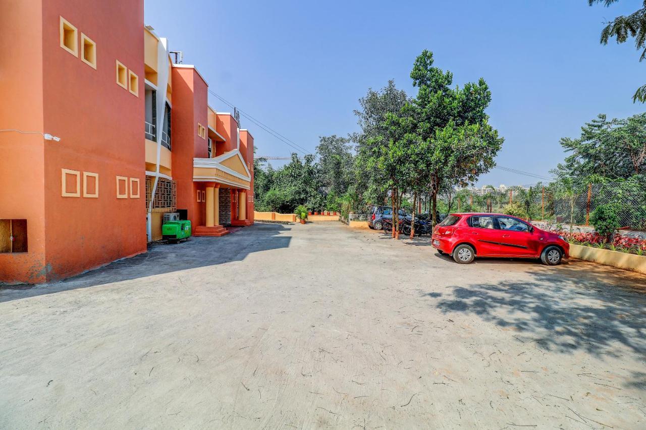 Hotel Apratim Lodging & Boarding Ulhāsnagar المظهر الخارجي الصورة