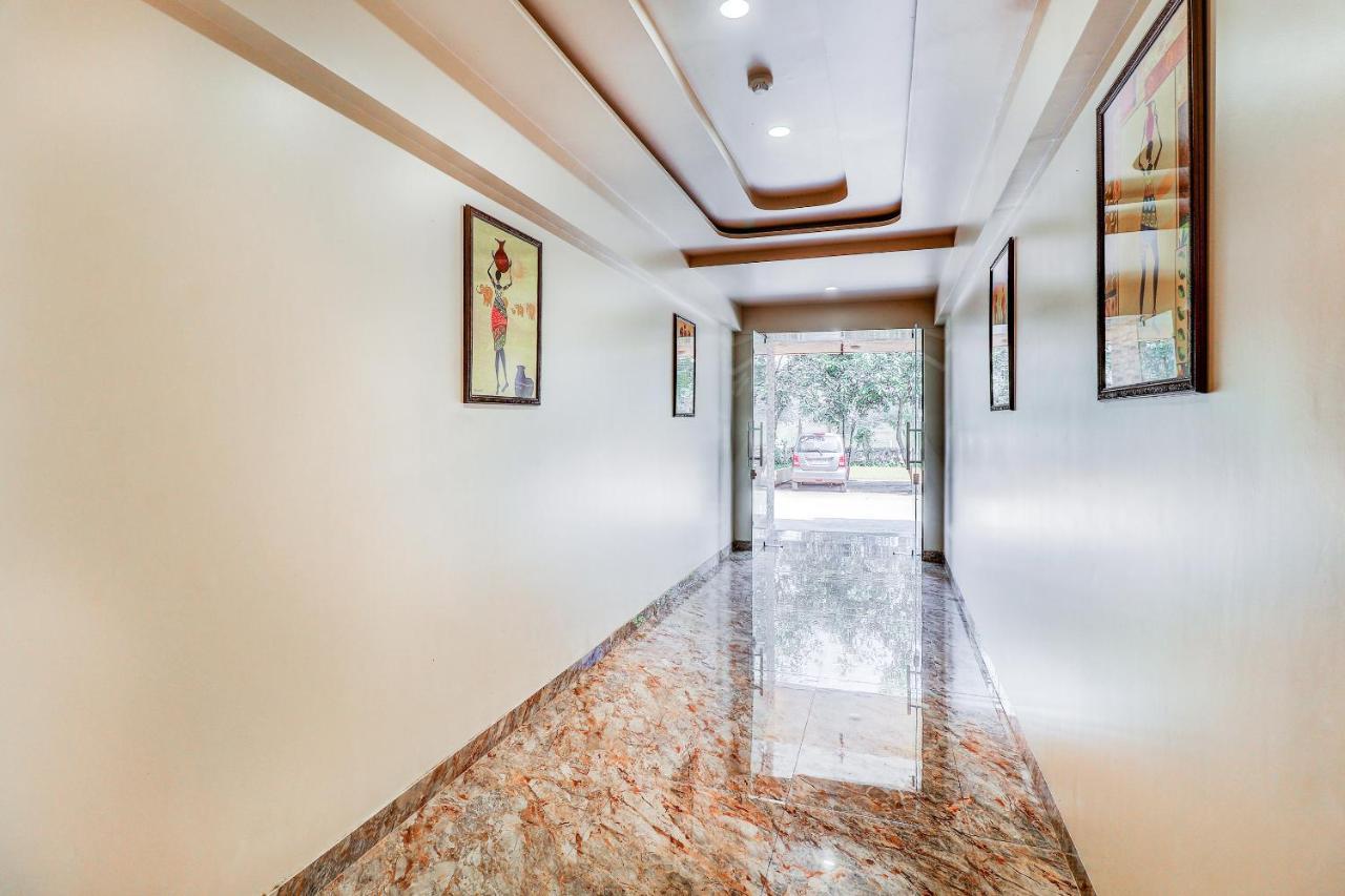 Hotel Apratim Lodging & Boarding Ulhāsnagar المظهر الخارجي الصورة
