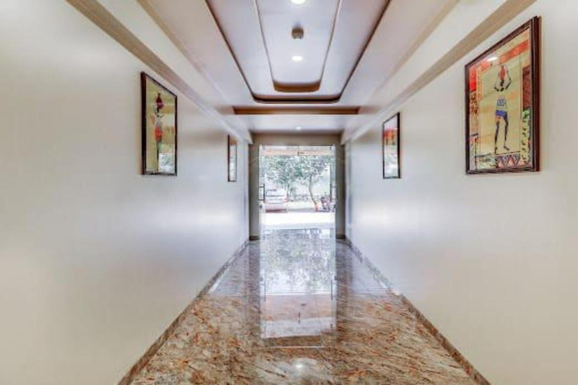 Hotel Apratim Lodging & Boarding Ulhāsnagar المظهر الخارجي الصورة