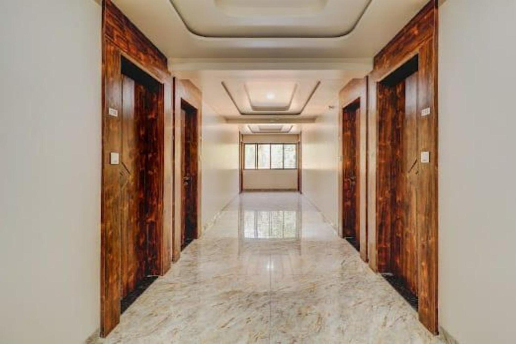 Hotel Apratim Lodging & Boarding Ulhāsnagar المظهر الخارجي الصورة