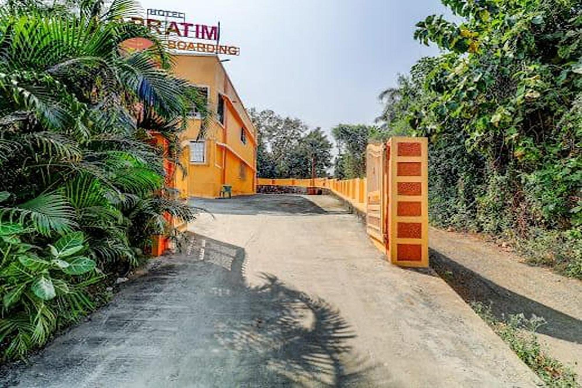 Hotel Apratim Lodging & Boarding Ulhāsnagar المظهر الخارجي الصورة